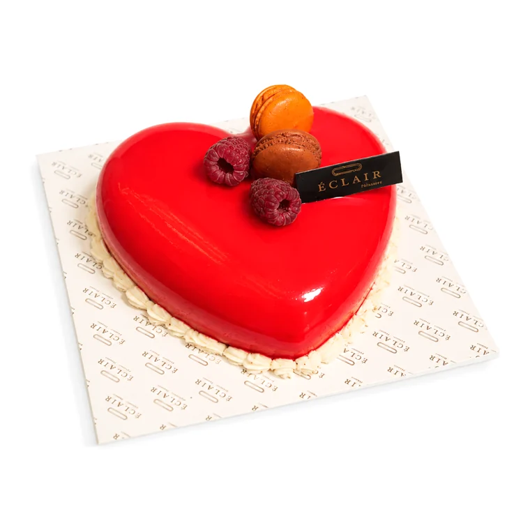 Entremets cœur au glaçage miroir rouge — ÉCLAIR Pâtisserie